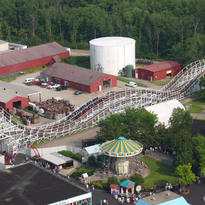 King's_Island-012 The red one is winning