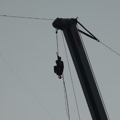 King's_Island-043 Nik Wallenda going up to walk the highwire.