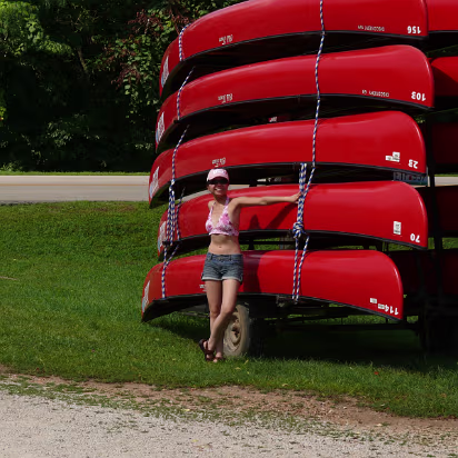 Missouri_2008-007 Hanhan with canoes.