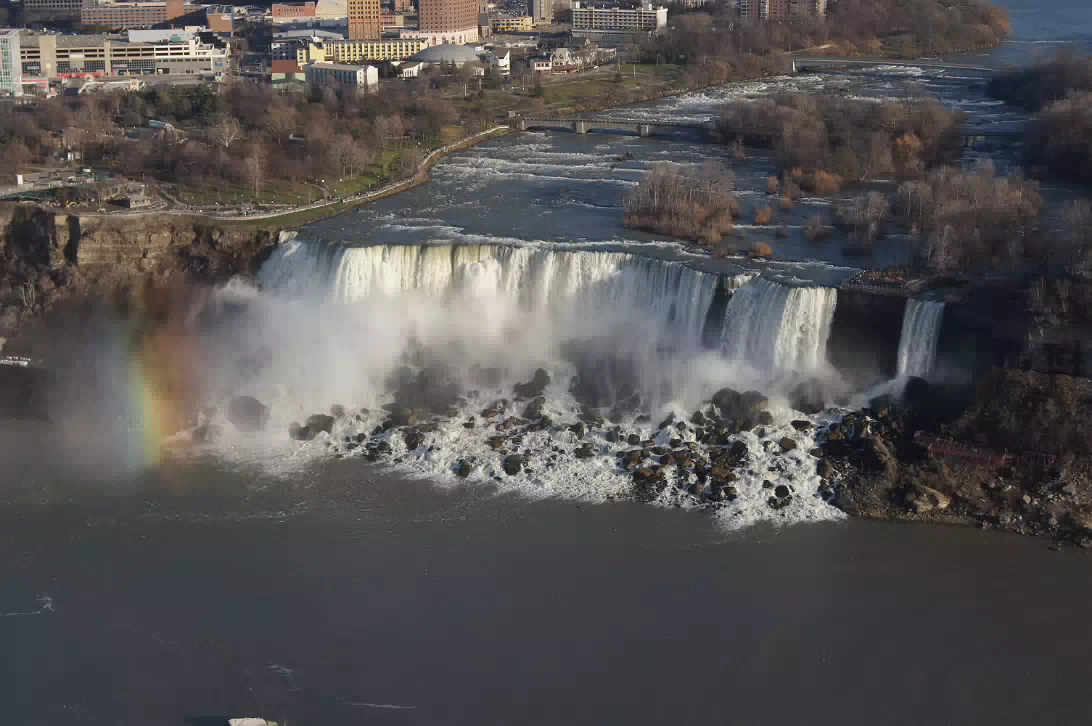 Niagara_Falls_2014-005