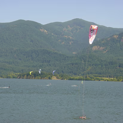 Oregon-005 Wind skiers love the Gorge.