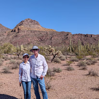 Southwest_2022-008 Gary & Hanhan in the desert.