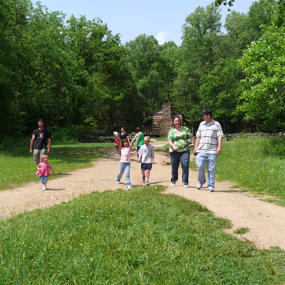 Tennessee-018 The group leaving the cabin grounds.